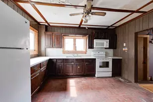 14 Dewey St, Easthampton, MA 01027 - Photo 10