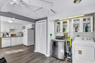 104 Edgewater Dr W, Falmouth, MA 02536 - Photo 10