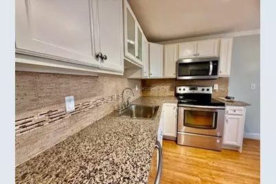 2200 Skyline Dr #4, Lowell, MA 01854 - Photo 6