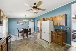 141 Sunrise Ln, Chicopee, MA 01020 - Photo 14