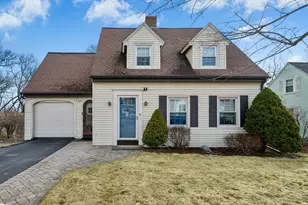 61 Sumner St, Auburn, MA 01501 - Photo 1