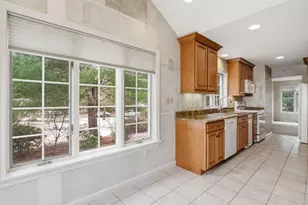 3901 Knightsbridge Close, Worcester, MA 01609 - Photo 12