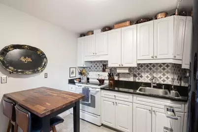 9 Hancock Street #4, Boston, MA 02114 - Photo 4