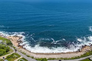 2 Ocean Ave, Gloucester, MA 01930 - Photo 18