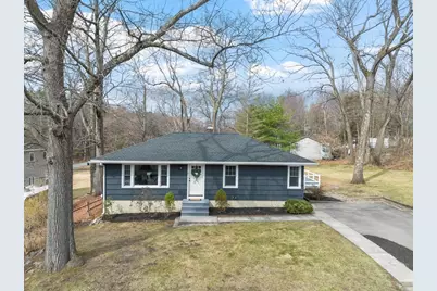 5 Ronald Ln, Shrewsbury, MA 01545 - Photo 2
