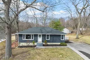 5 Ronald Ln, Shrewsbury, MA 01545 - Photo 2