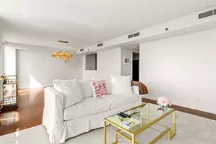 975 Memorial Dr, Cambridge, MA 02138 - Photo 2