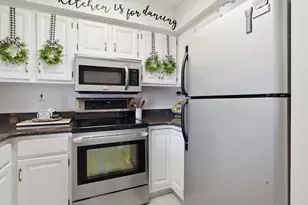 367 Nassau Dr, Springfield, MA 01129 - Photo 16