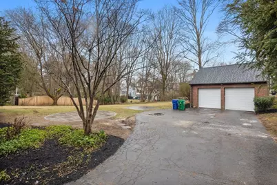 1806 Beacon St, Newton, MA 02468 - Photo 28