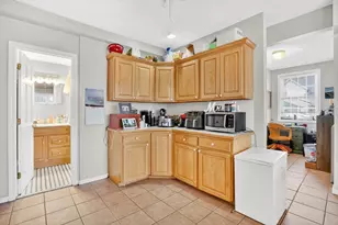 16 Washington Ave, Holyoke, MA 01040 - Photo 30