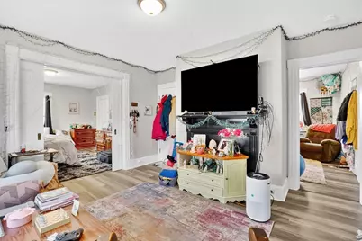 16 Washington Ave, Holyoke, MA 01040 - Photo 36