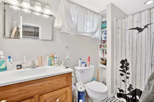 16 Washington Ave, Holyoke, MA 01040 - Photo 40