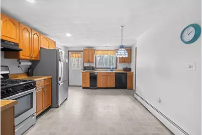 25 Fairview Ave, Dracut, MA 01826 - Photo 4