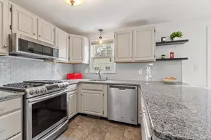 132 Wellman Ave, Chelmsford, MA 01863 - Photo 4