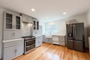 10 Perrot St, Worcester, MA 01602 - Photo 2