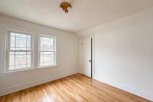 10 Perrot St, Worcester, MA 01602 - Photo 4