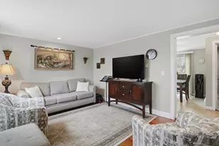 270 Sunderland Rd, Worcester, MA 01604 - Photo 4