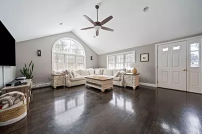 461 Maple St, Franklin, MA 02038 - Photo 14