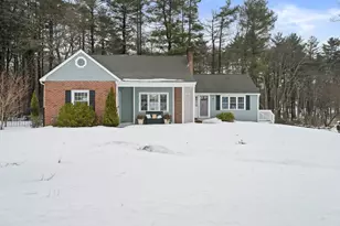 461 Maple St, Franklin, MA 02038 - Photo 2