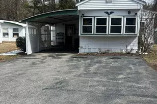 9 Rebecca Ave, Hudson, MA 01749 - Photo 2