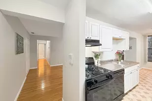 2 Shrewsbury Green Dr, Shrewsbury, MA 01545 - Photo 2