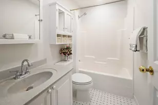 4 Charlesgate E, Boston, MA 02215 - Photo 10