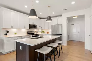 141 E Pt Dr, East Providence, RI 02916 - Photo 4