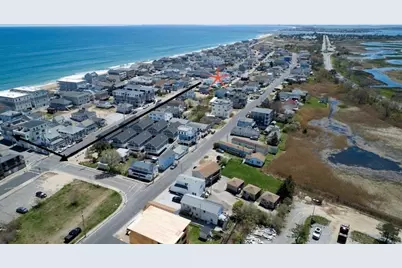 76 Railroad Ave #1, Salisbury, MA 01952 - Photo 1