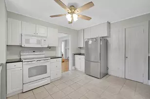 16 Fenimore Blvd, Springfield, MA 01108 - Photo 18