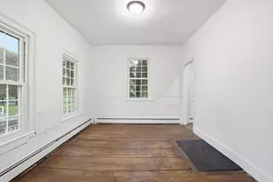 4 Townsend St, Pepperell, MA 01463 - Photo 10