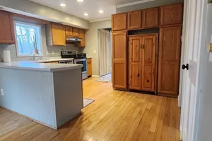 21 Hammond St, Rowley, MA 01969 - Photo 4