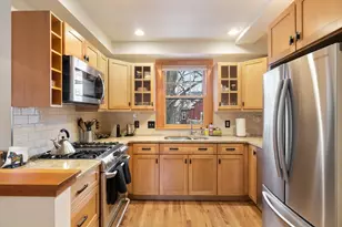 15 Mt Vernon St, Cambridge, MA 02140 - Photo 2