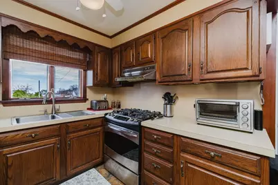 34 Last St, Fall River, MA 02724 - Photo 8