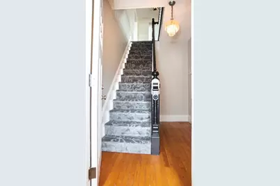 43 Beacon St #2, Gloucester, MA 01930 - Photo 2