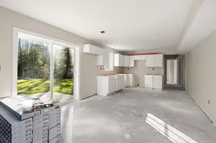 104 Hilltop Dr, Southbridge, MA 01550 - Photo 8