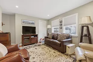 10 Lawrence St, Boston, MA 02129 - Photo 8