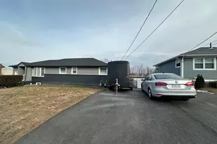 34 Ensign St, Revere, MA 02151 - Photo 2