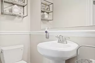 521 E 5th St, Boston, MA 02127 - Photo 10