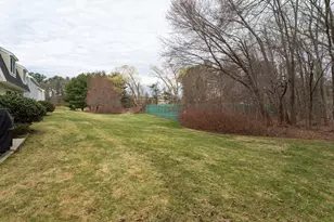 52 Frederick St, Dracut, MA 01826 - Photo 32