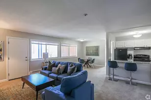 8 Lakeview Gardens, Natick, MA 01760 - Photo 2