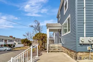 10 Oak St, Saugus, MA 01906 - Photo 2