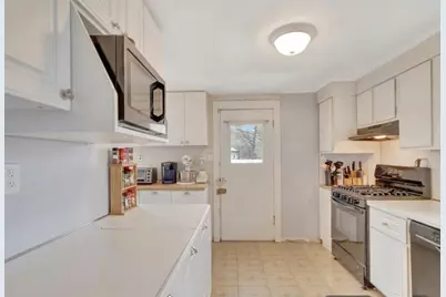 69 Appleton St, Saugus, MA 01906 - Photo 4