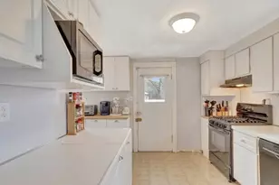 69 Appleton St, Saugus, MA 01906 - Photo 4