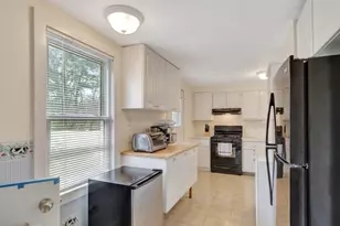 69 Appleton St, Saugus, MA 01906 - Photo 14