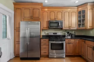 137 L St, Boston, MA 02127 - Photo 1