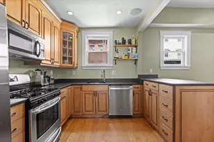 137 L St, Boston, MA 02127 - Photo 2