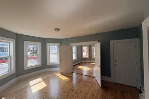 27 4th St, Attleboro, MA 02703 - Photo 4