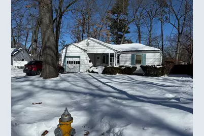 137 Carnavon Cir, Springfield, MA 01109 - Photo 2