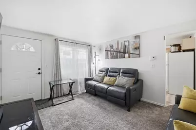 269 Chicopee St #17, Chicopee, MA 01013 - Photo 4