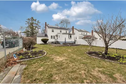 76 Clearwater Dr, Boston, MA 02126 - Photo 36